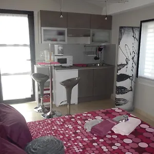  Hébergement de vacances Le Lou Jas France